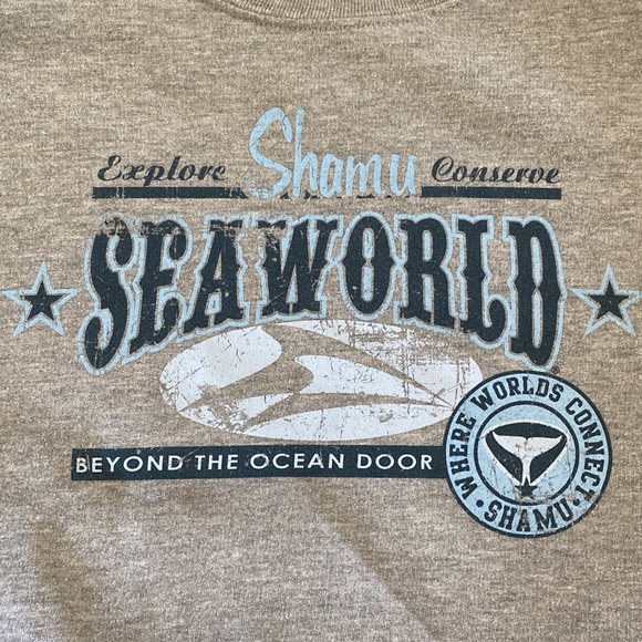 Sea World Sweatshirt - Picture 3 of 4